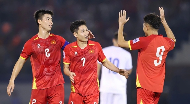 Hai Long không ngừng tỏa sáng.